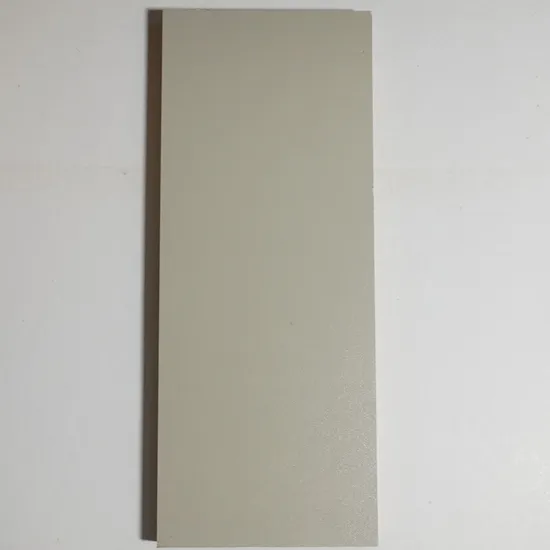 Quality Solid Wood Board for Sustainable Crafting and Design 